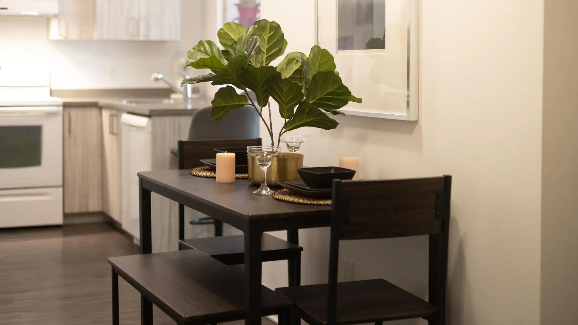 Wonderful 4 Bedroom Home In The Heart Of Downtown Montréal Kanada