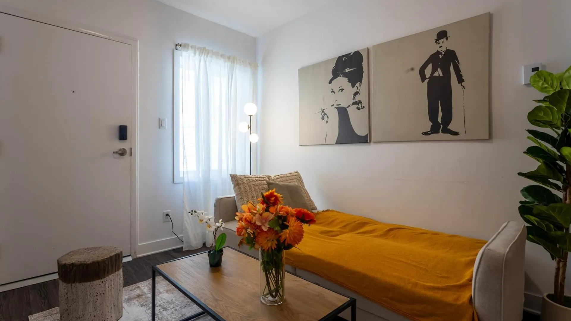 Daire Wonderful 4 Bedroom Home In The Heart Of Downtown Montréal