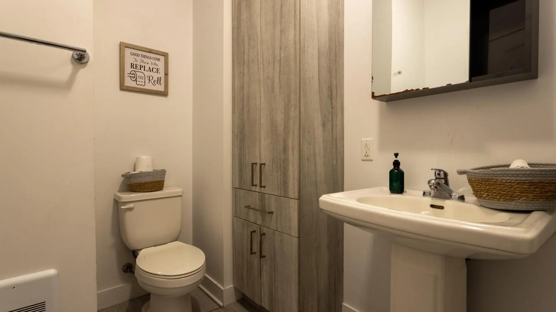 Apartment Wonderful 4 Bedroom Home In The Heart Of Downtown Montreal Canada