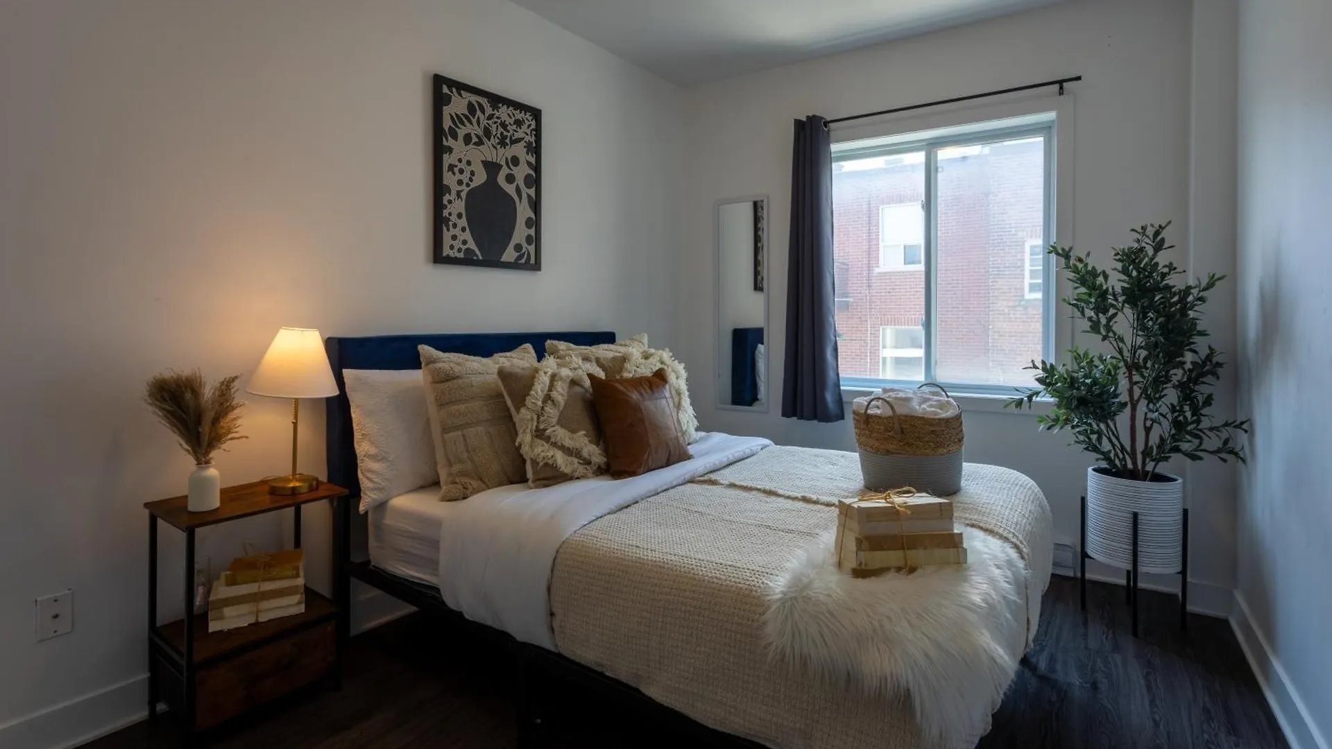 Apartment Wonderful 4 Bedroom Home In The Heart Of Downtown Montreal Canada